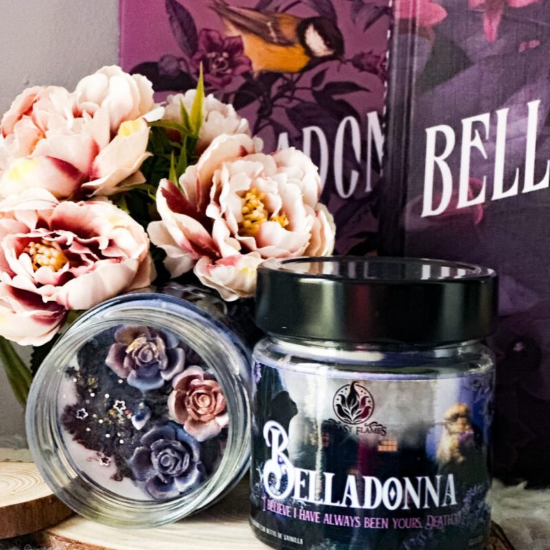 vela-literaria-belladonna-flame-books-candle