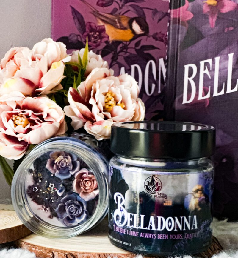 vela-literaria-belladonna-flame-books-candle