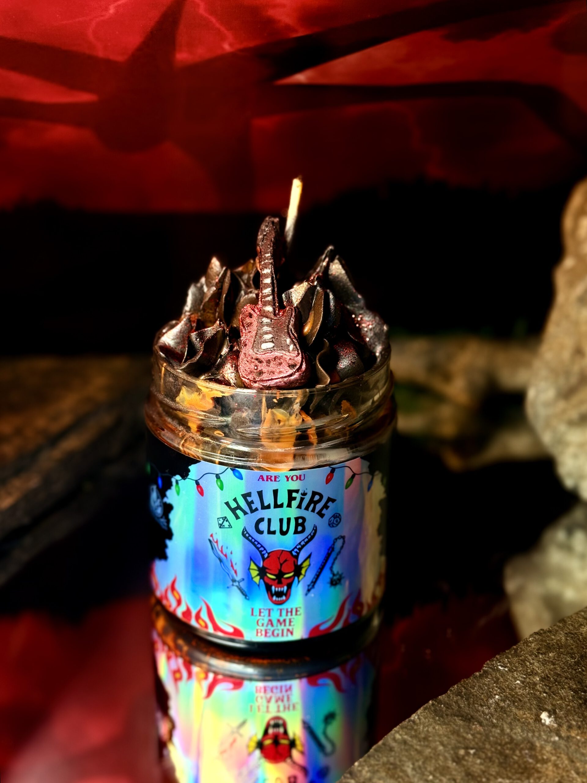 Vela -hellfire-club-vela- stranger things holografica-eddie.jpg