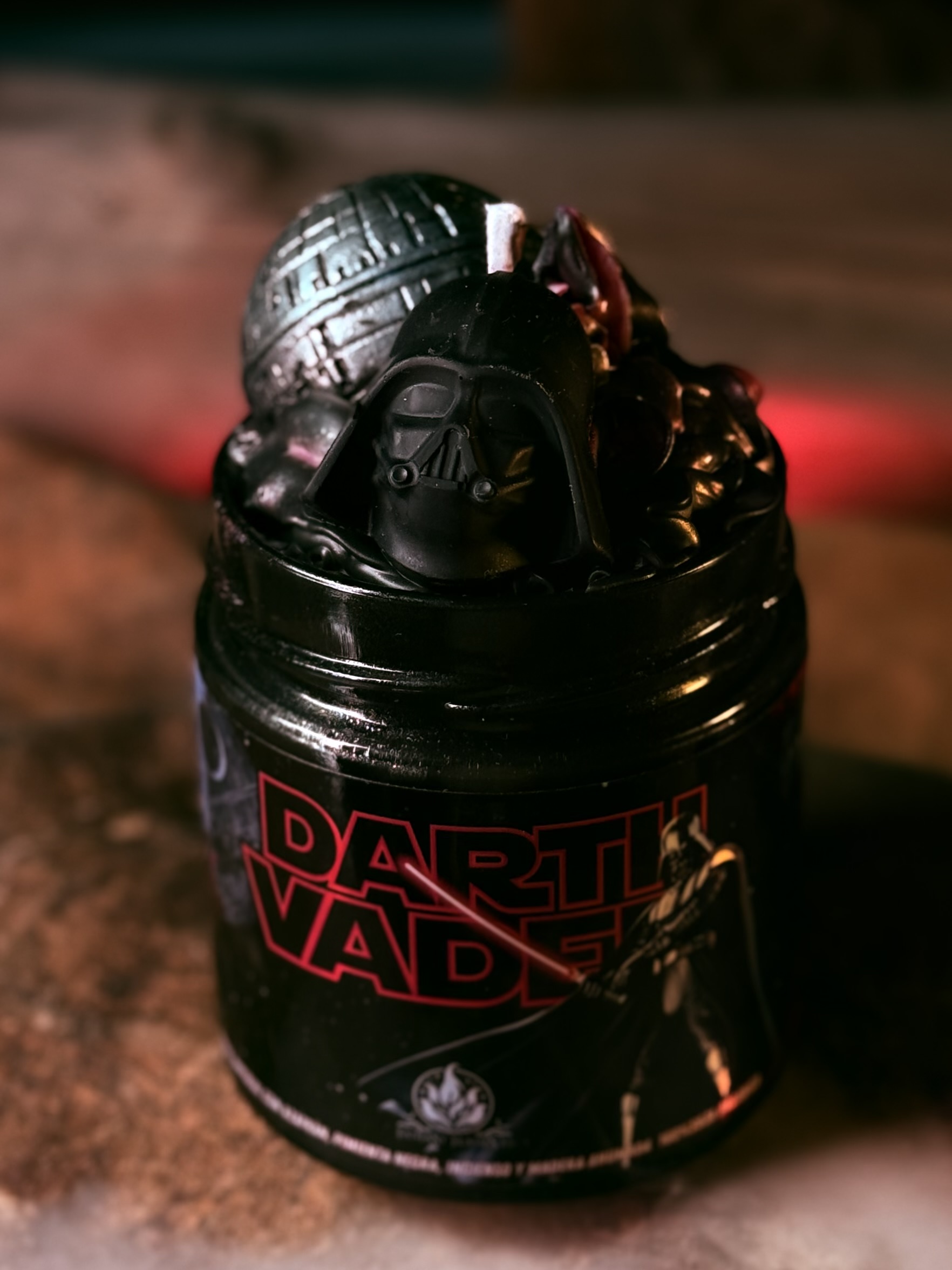 vela-darth-vader-star-wars-frosting-grande.jpg