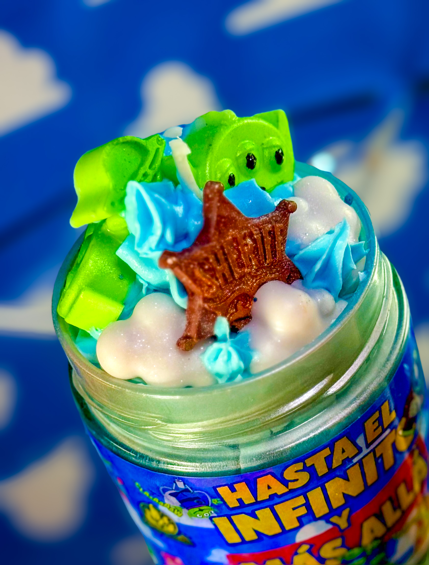 vela-toy-story-hasta-el-infinito-y-mas-alla.webp