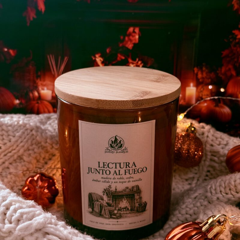 Vela '' Lectura junto al fuego '' Colección THE AUTUMN NOOK